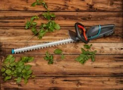 GARDENA Accu Heggenschaar ComfortCut 60/18V P4A Set -Exporteren Tuin Helper Winkel gardena accu heggenschaar comfortcut 60 18v p4a set 1500x1103 640af31a3b8eb l