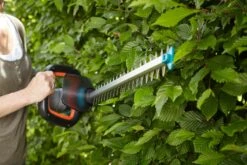 GARDENA Accu Heggenschaar ComfortCut 60/18V P4A Solo -Exporteren Tuin Helper Winkel gardena accu heggenschaar comfortcut 60 18v p4a solo 1500x1000 640af31d43994 l