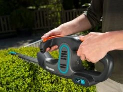 GARDENA Accu Heggenschaar EasyCut Li 8 GARDENA Accu Heggenschaar EasyCut Li -Exporteren Tuin Helper Winkel gardena accu heggenschaar easycut li 1619704830 l