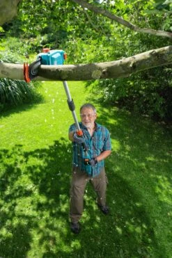 GARDENA Accu Telescopische Snoeizaag TCS 20/18 P4A Set -Exporteren Tuin Helper Winkel gardena accu telescopische snoeizaag tcs 20 18 p4a set 1000x1500 640af323285d7 l