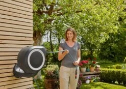 GARDENA Wandslangenbox 15 RollUp S Wit -Exporteren Tuin Helper Winkel gardena wandslangenbox 15 rollup s wit 1619704856 1 l